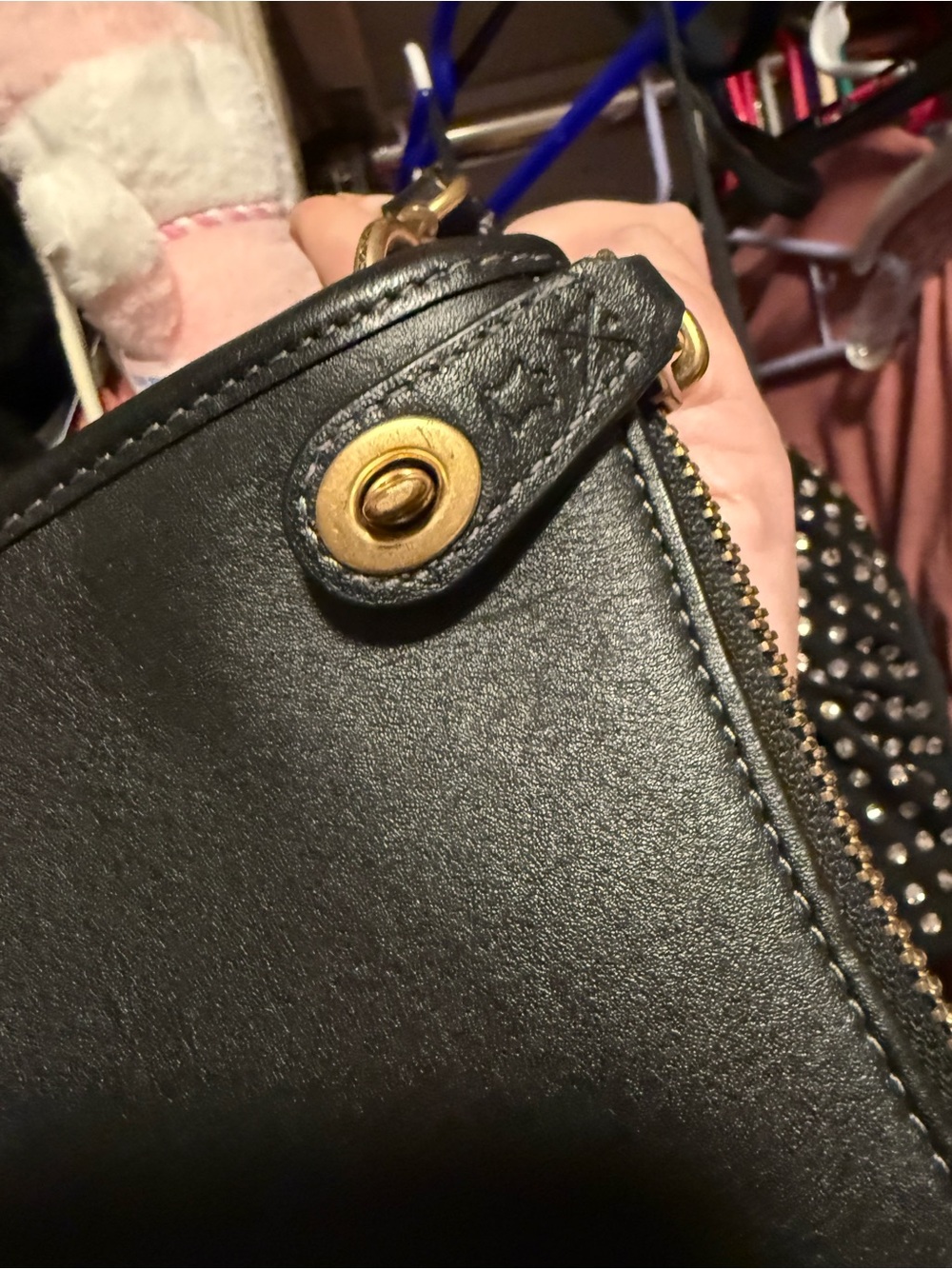 Classic Coach Black Leather Crossbody Bag with Gold Hardware - Picture 2 of 5